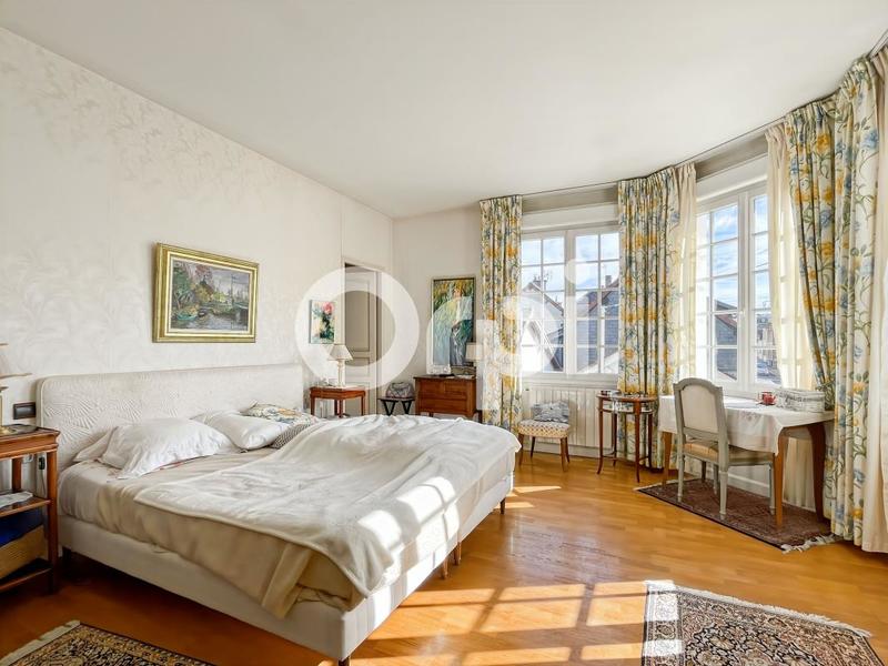 Maison - 187 m² - 7 pièces