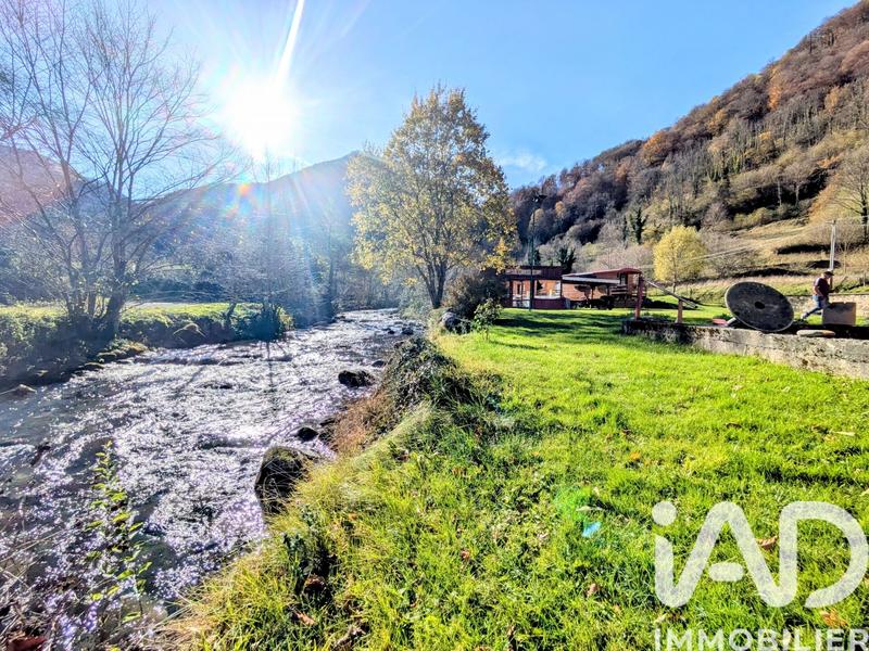 Maison - 300 m² - 15 pièces