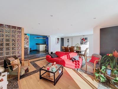 Maison - 214 m² - 6 pièces