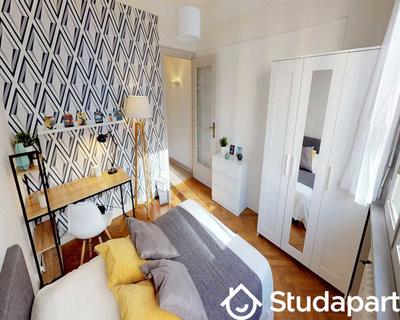 Chambre - 70 m² - 1 pièce