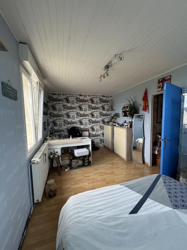 Maison traditionnelle - 187 m² - 8 pièces