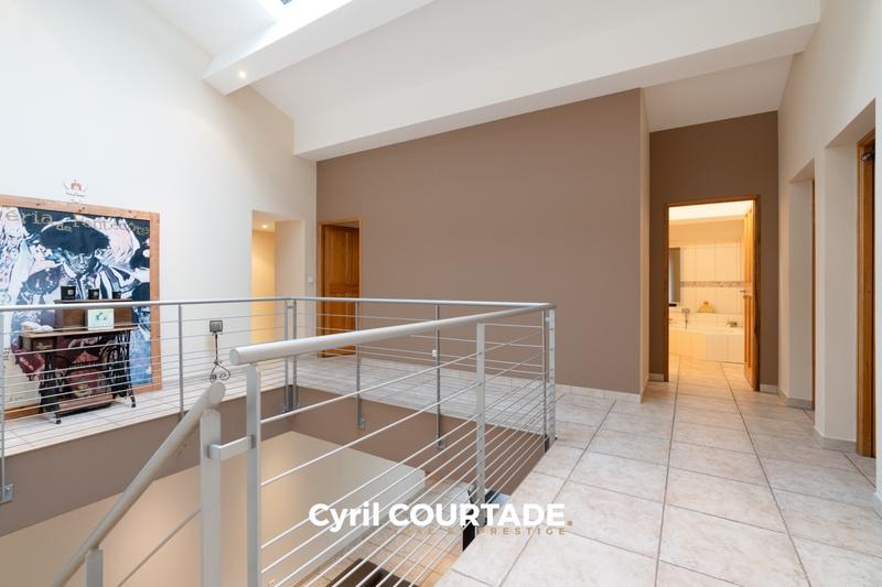 Maison en pierre - 236 m² - 7 pièces