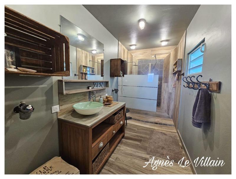 Maison - 180 m² - 7 pièces