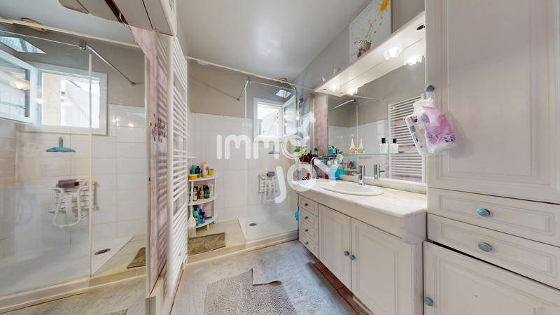 Maison - 135 m² - 6 pièces