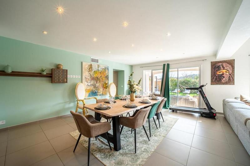 Villa - 250 m² - 8 pièces