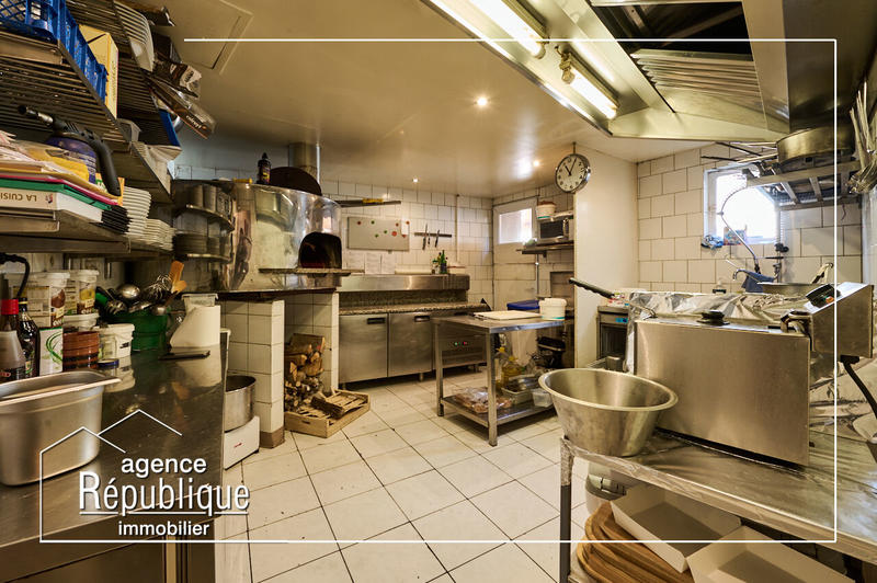 Local commercial - 190 m² - 6 pièces