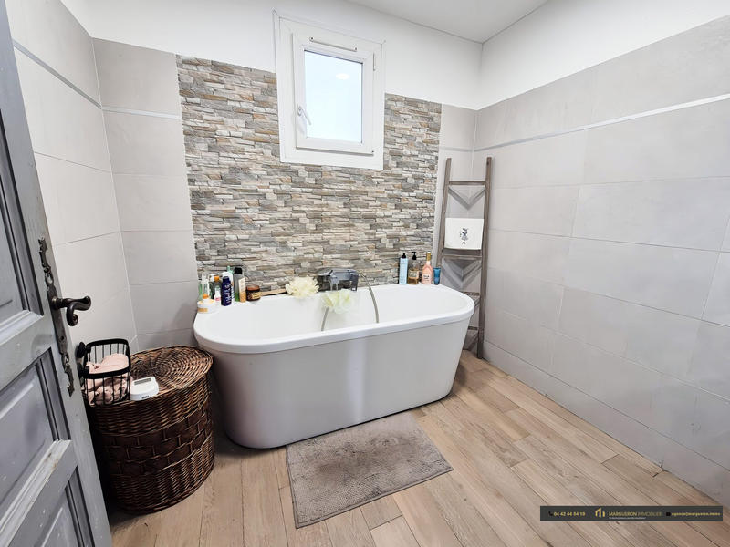 Villa - 185 m² - 7 pièces