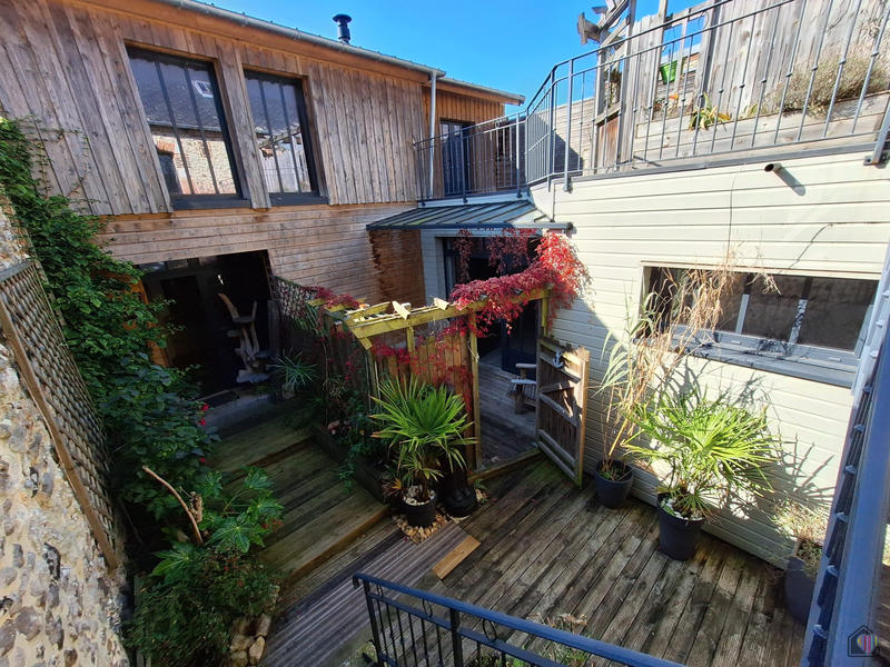 Maison - 209 m² - 11 pièces