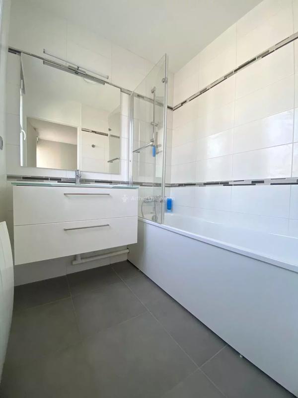 Appartement - 84 m² - 4 pièces