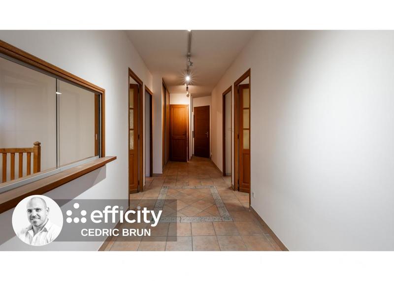 Bureau - 116 m² - 6 pièces