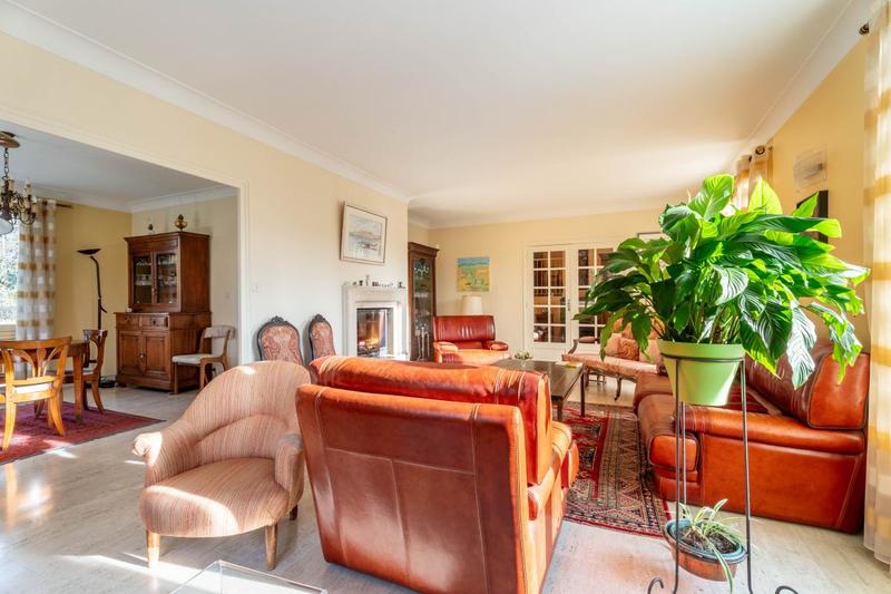 Maison - 180 m² - 6 pièces