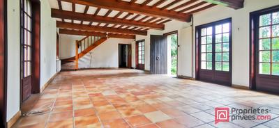 Maison - 216 m² - 7 pièces