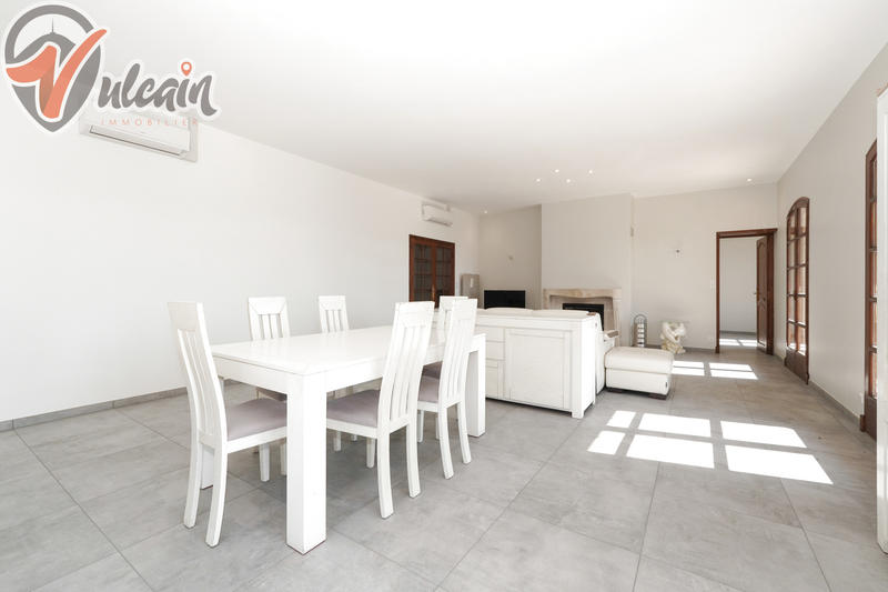 Maison - 227 m² - 8 pièces