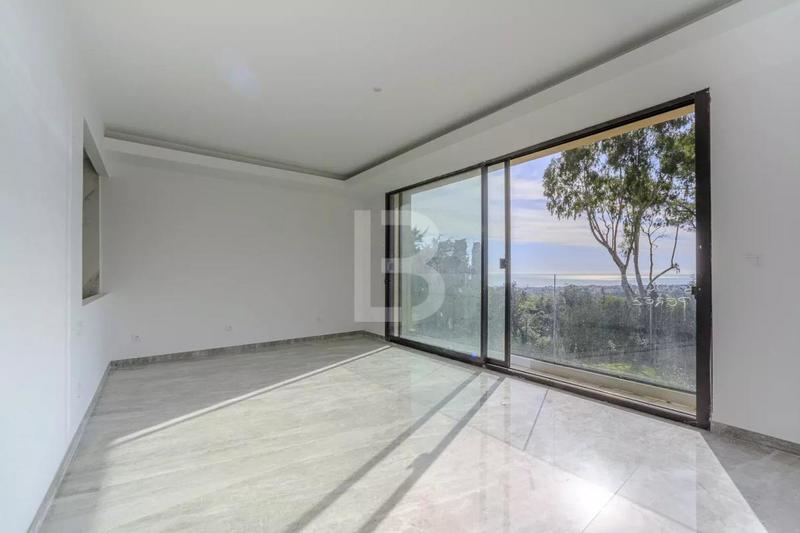 Maison - 360 m² - 10 pièces