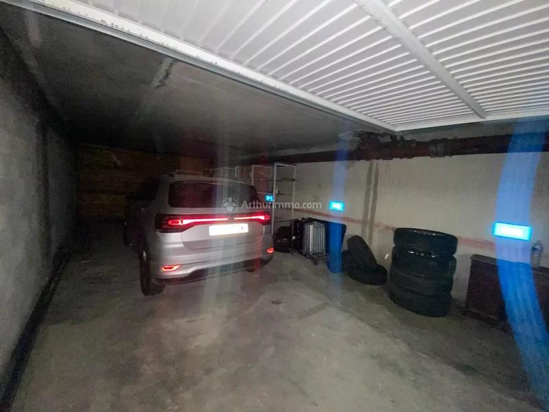 Parking / Garage - 48 m²