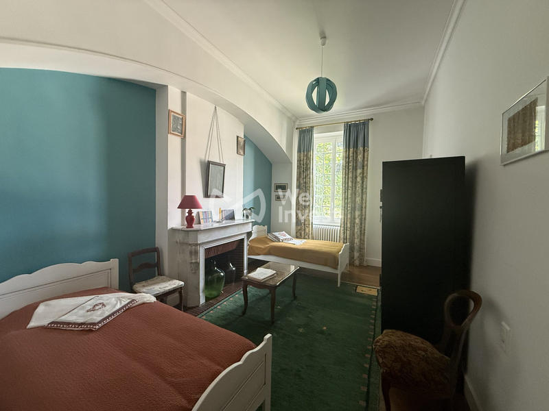 Maison - 268 m² - 9 pièces