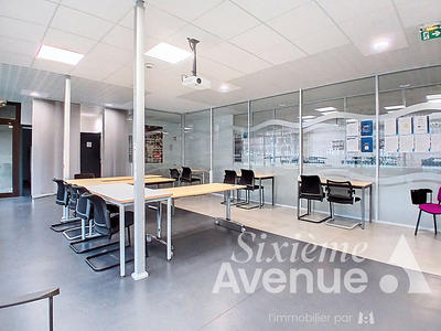 Local commercial - 280 m² - 7 pièces