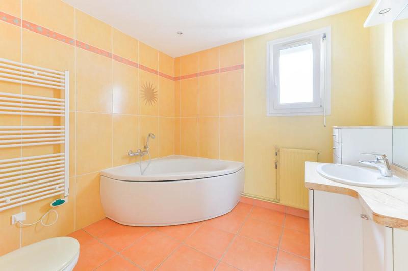 Maison - 137 m² - 6 pièces