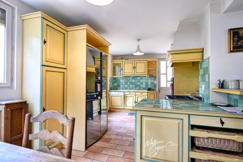 Propriété - 292 m² - 7 pièces