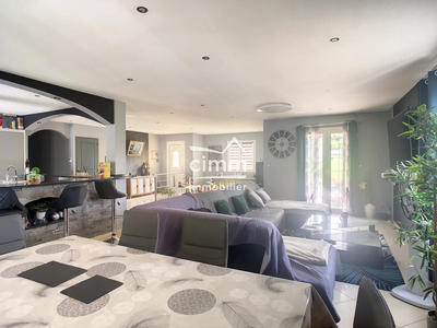 Maison - 194 m² - 6 pièces