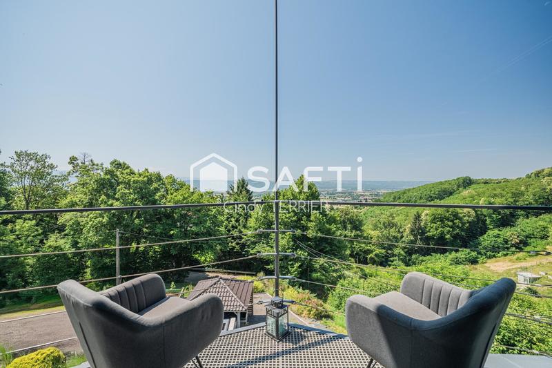 Maison - 277 m² - 7 pièces