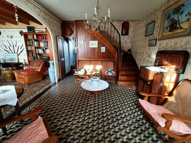 Maison - 207 m² - 7 pièces