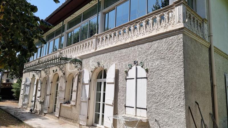 Maison - 214 m² - 7 pièces