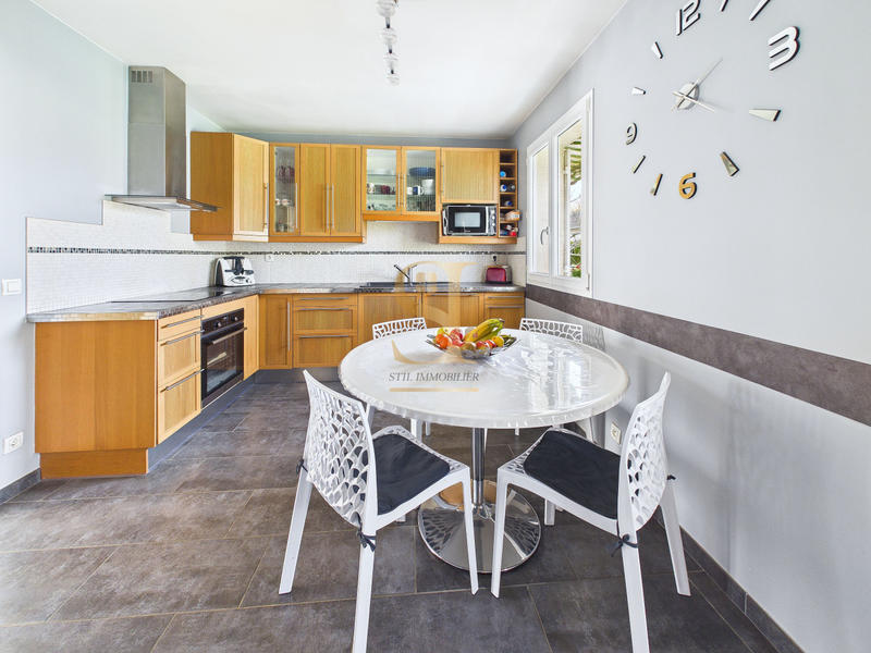 Maison - 140 m² - 7 pièces