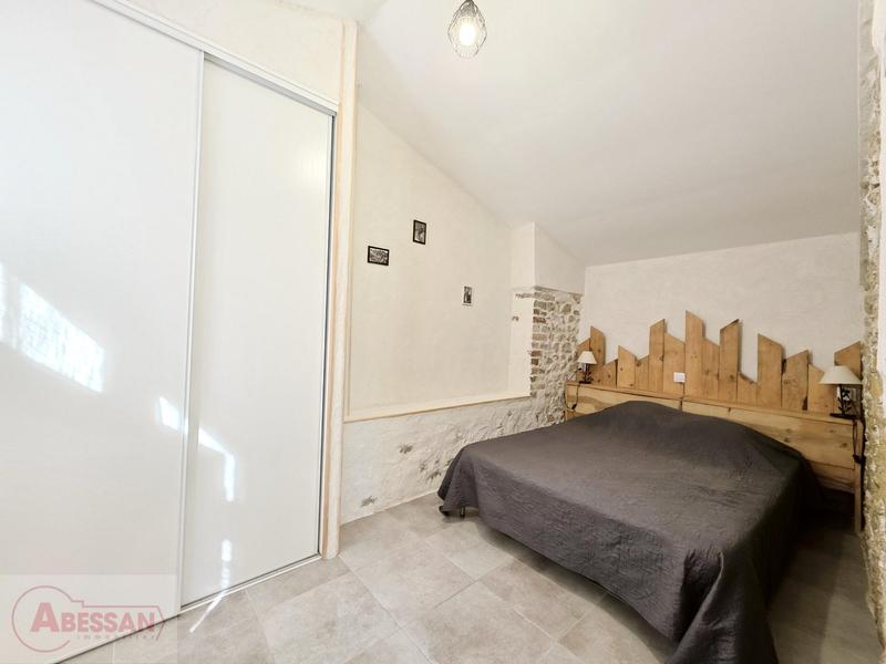 Maison - 457 m² - 16 pièces