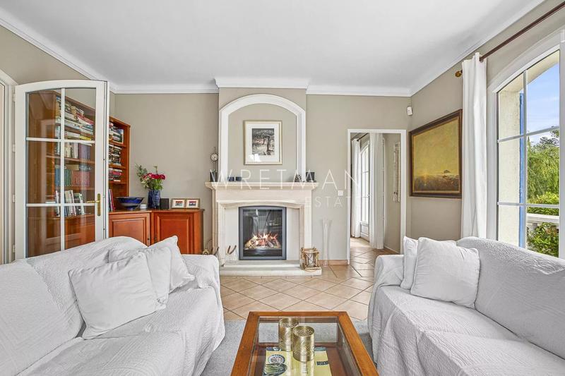 Villa - 248 m² - 8 pièces