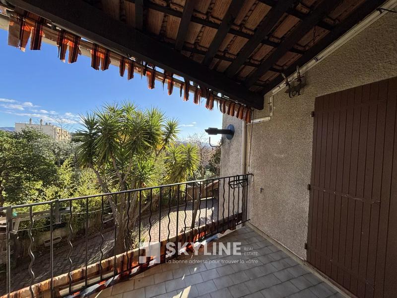 Maison - 105 m² - 6 pièces