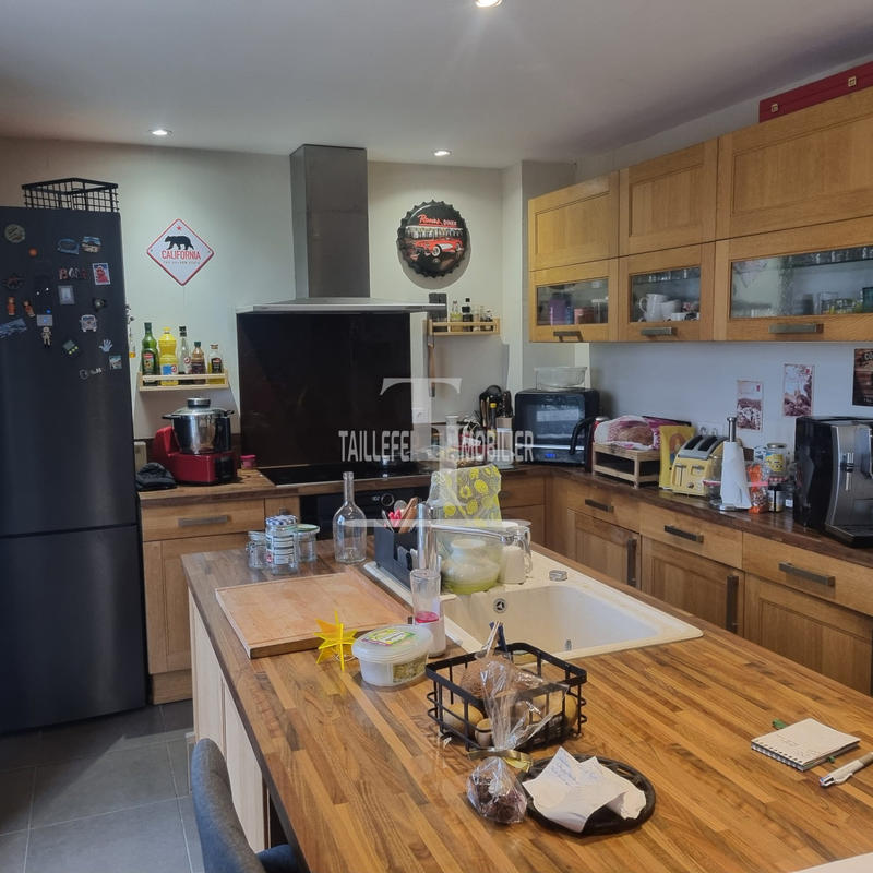 Maison - 159 m² - 8 pièces