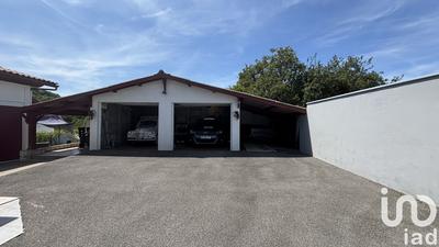 Maison - 194 m² - 9 pièces