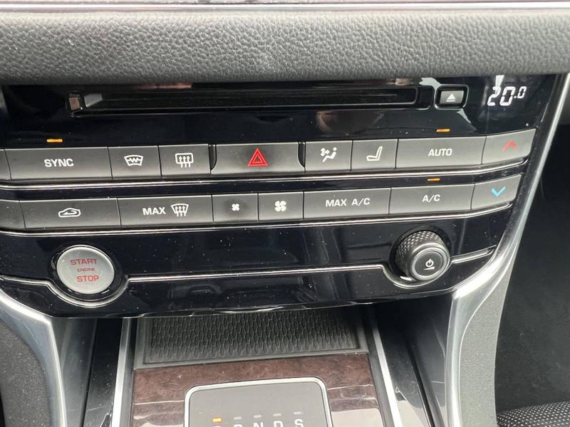 Jaguar Xf II 3.0 V6 d 300ch R-Sport Bva