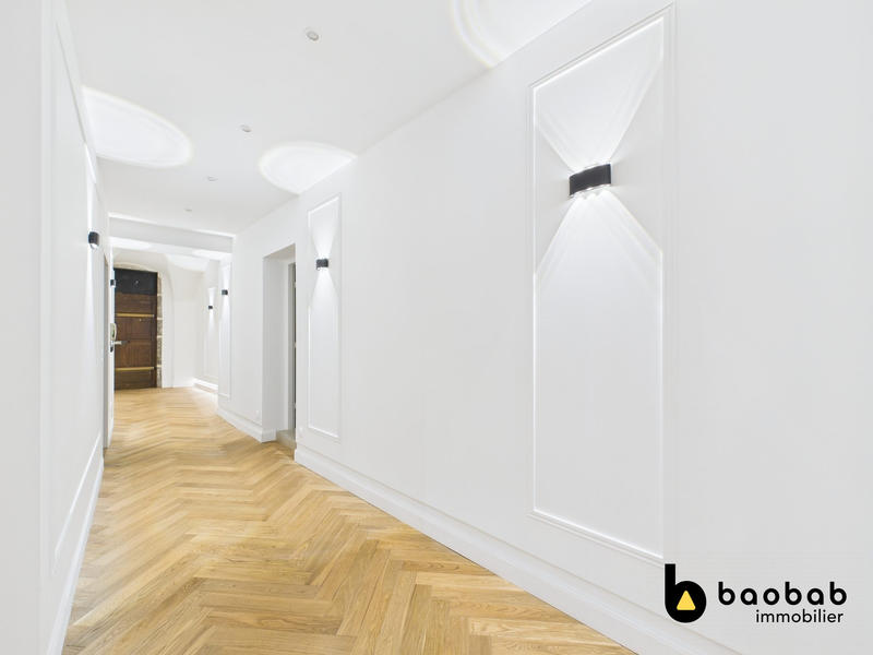 Appartement - 238 m² - 6 pièces