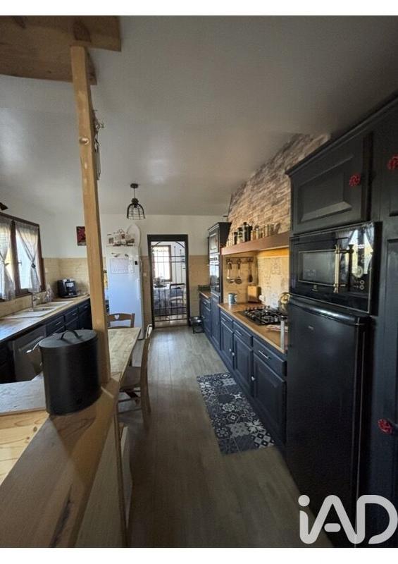 Maison - 225 m² - 8 pièces