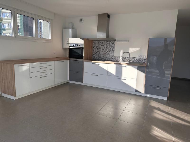 Appartement - 80 m² - 4 pièces