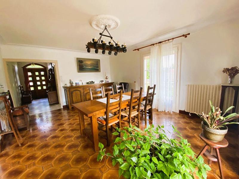 Maison - 223 m² - 6 pièces