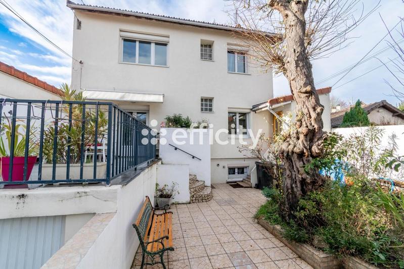 Maison - 110 m² - 6 pièces