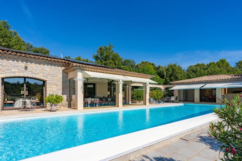 Villa - 300 m² - 8 pièces