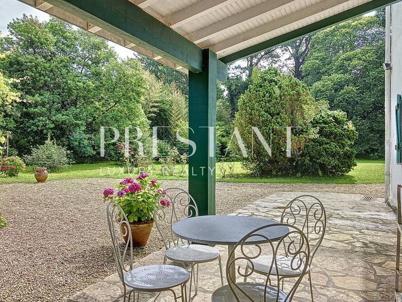 Maison - 285 m² - 7 pièces