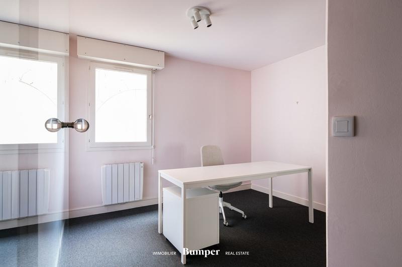 Bureau - 102 m² - 5 pièces