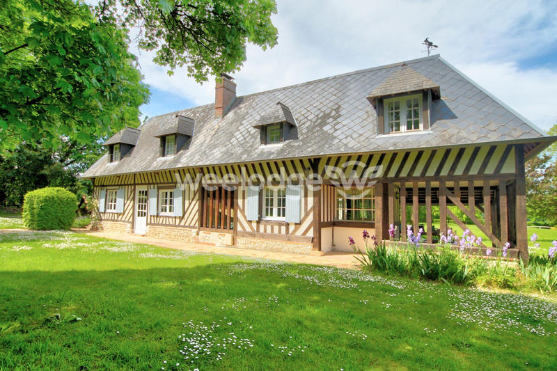 Maison - 326 m² - 12 pièces