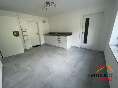 Local commercial - 94 m² - 4 pièces