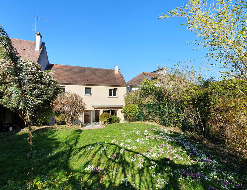 Maison - 121 m² - 6 pièces