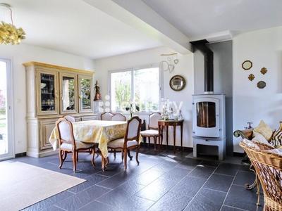 Maison - 179 m² - 8 pièces