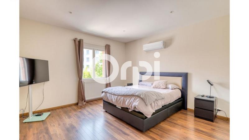 Villa - 220 m² - 7 pièces