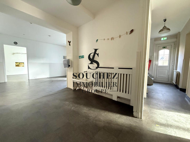 Local d'activités - 128 m² - 6 pièces