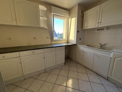 Appartement - 90 m² - 4 pièces