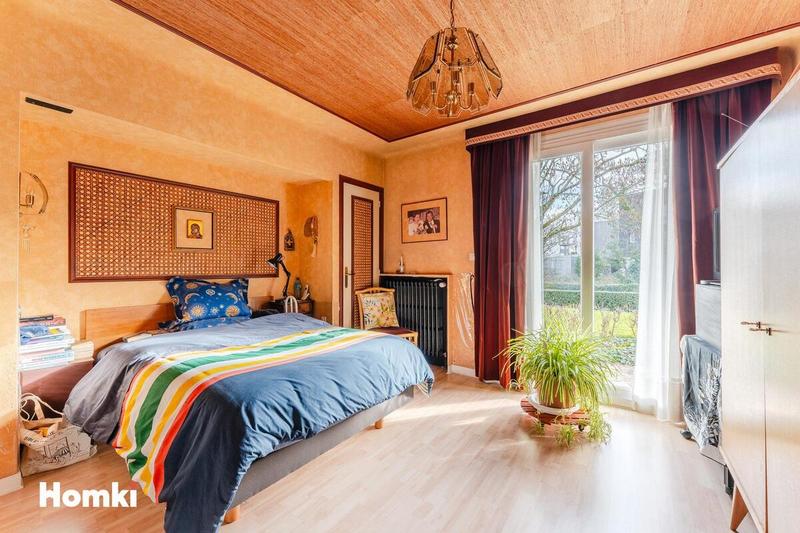 Maison - 218 m² - 7 pièces